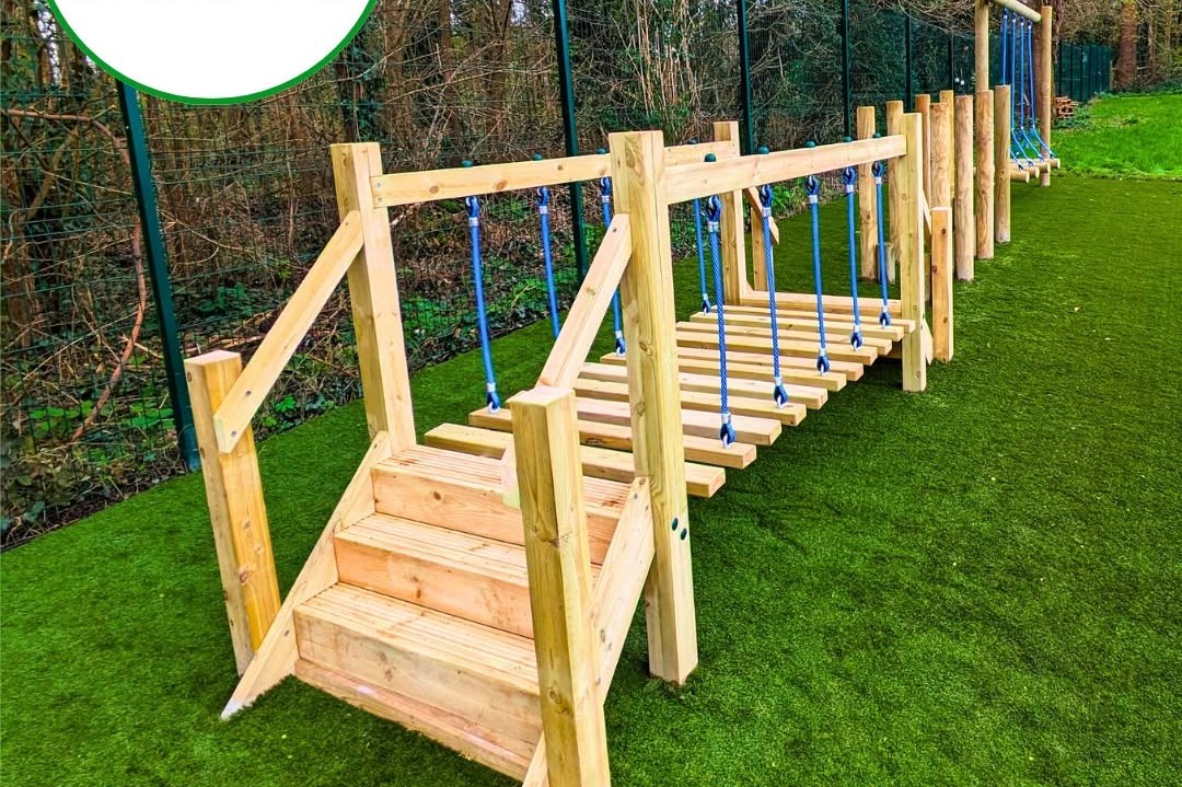 Low-level trim trail with artificial grass, Woodlands School